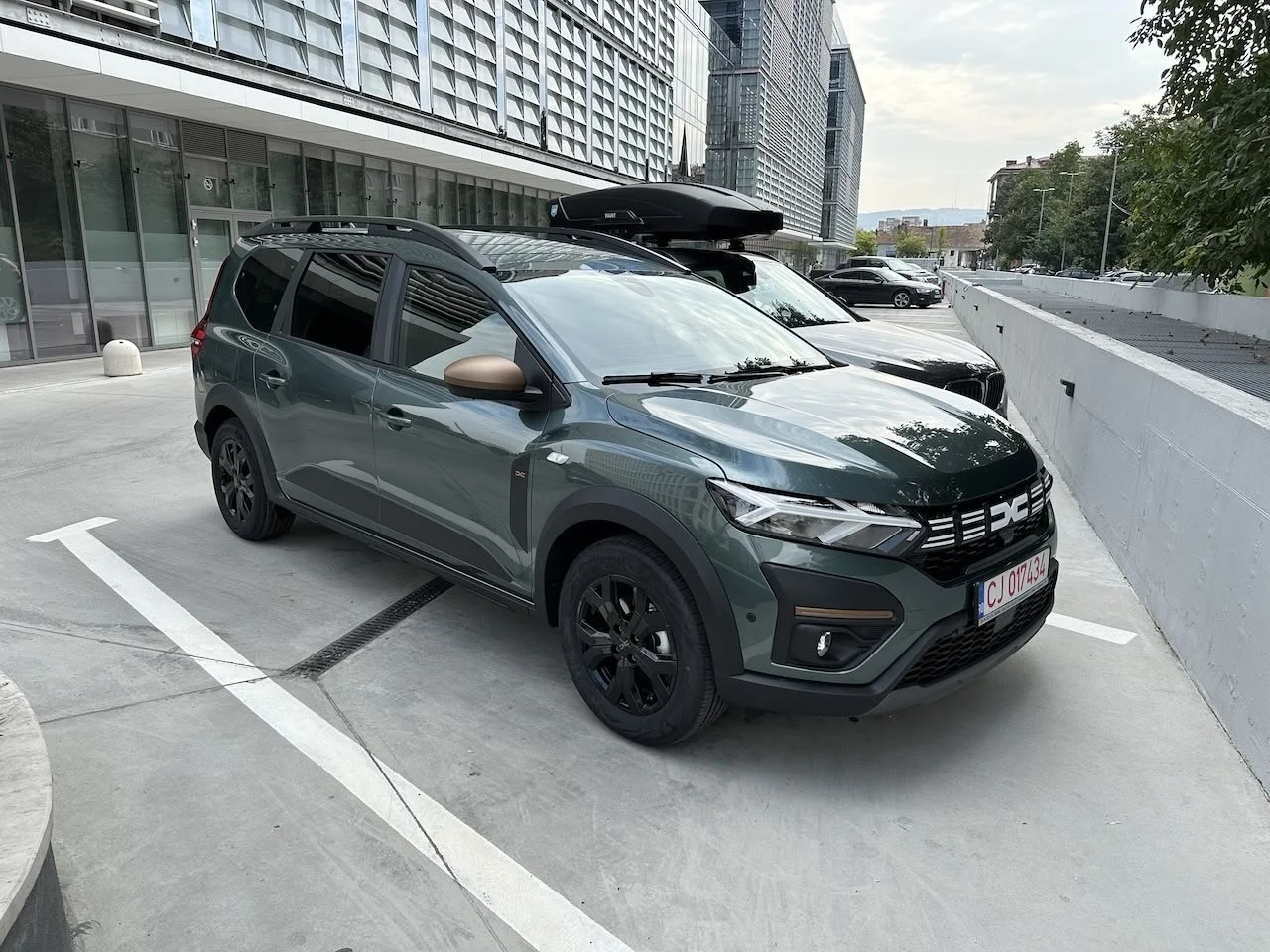 Dacia Jogger 1.0 GPL 7 Locuri: O Alegere Inteligentă
