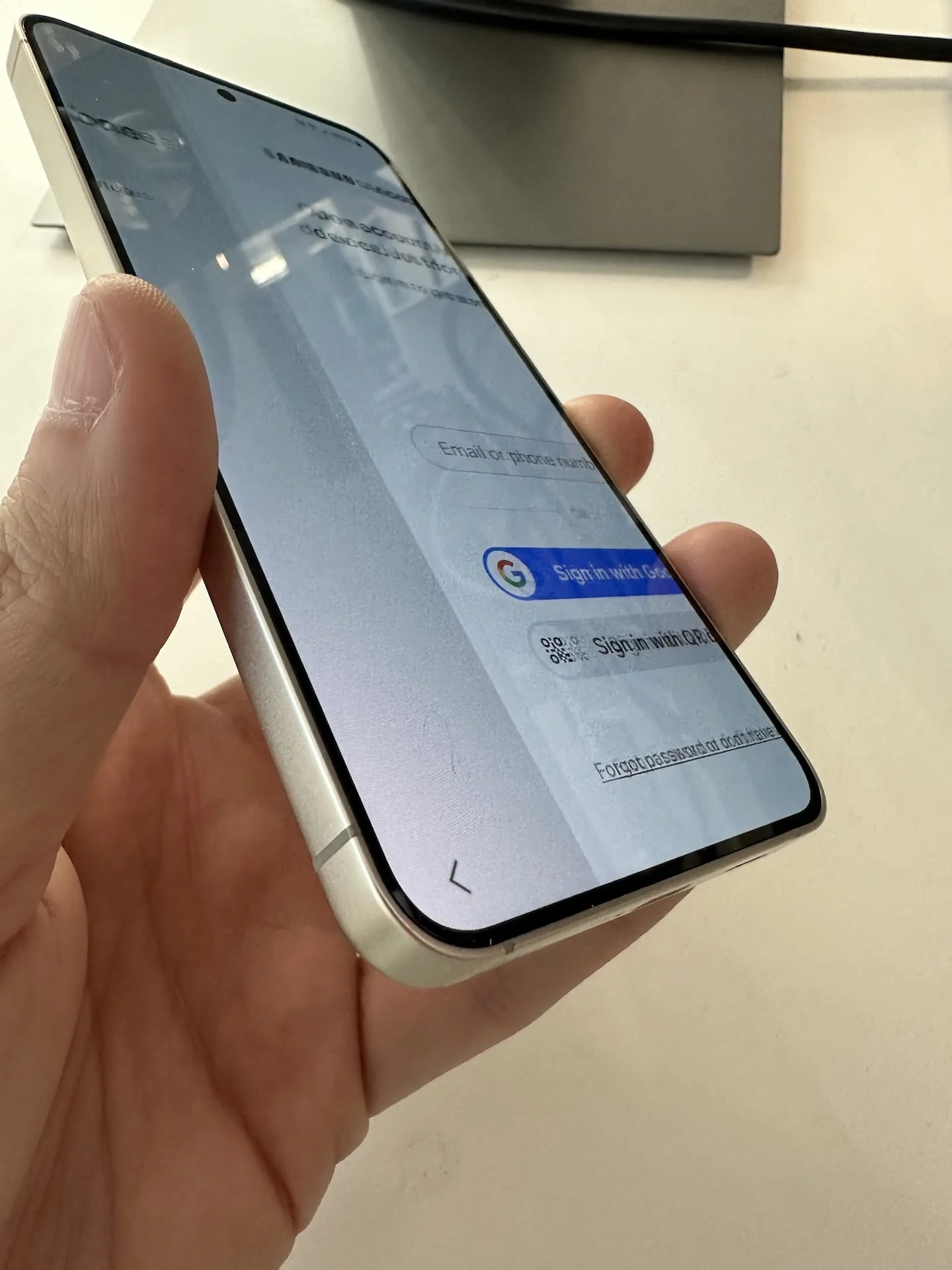 Samsung Galaxy S24:  Impresionant si in 2024