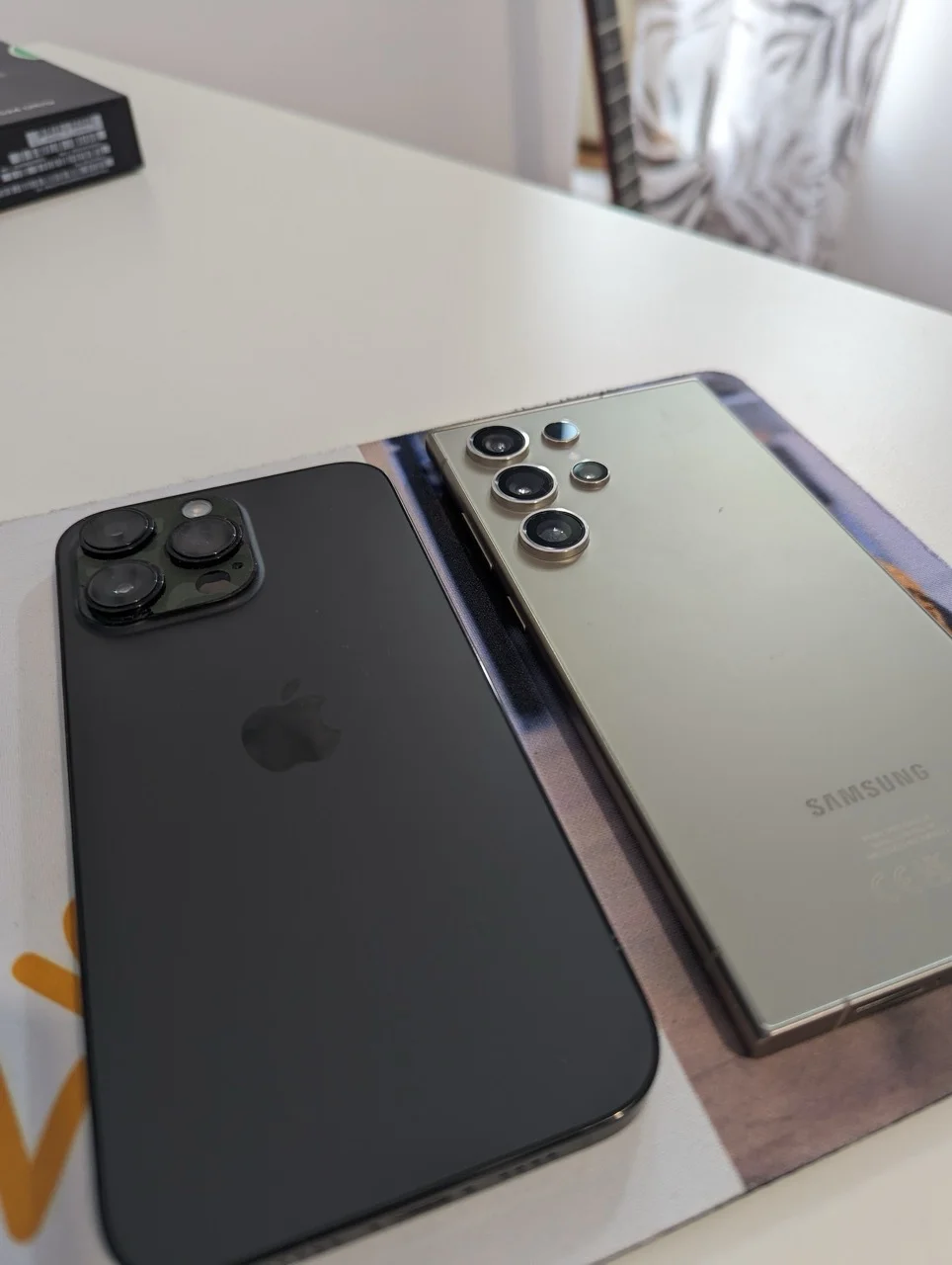 Samsung Galaxy S24 Ultra vs iPhone 14 Pro Max în 2025