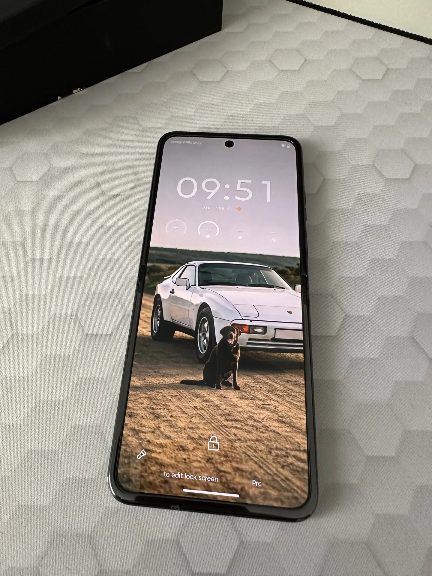 Motorola Razr 50 Ultra: Unboxing și Primele Impresii