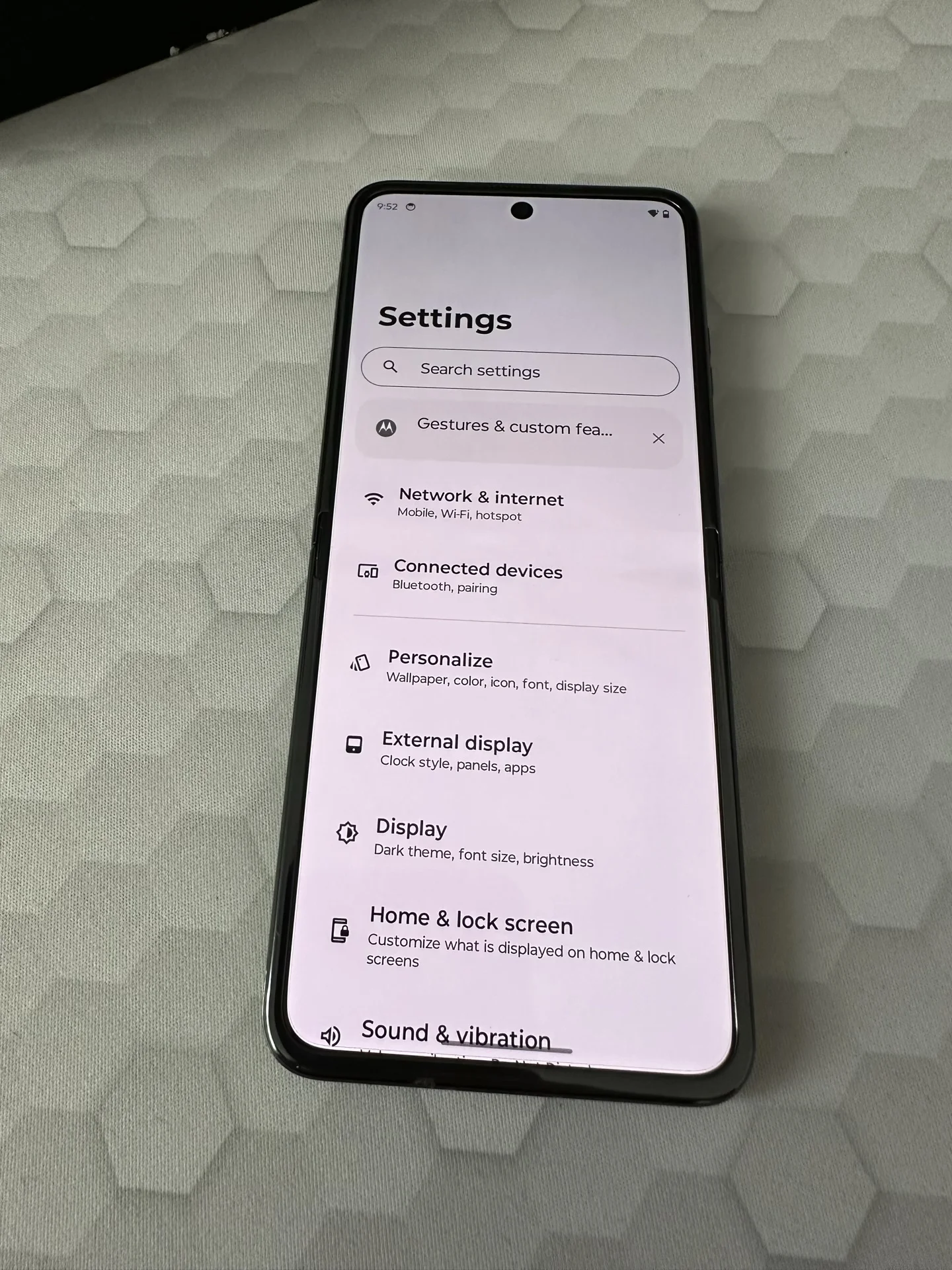 Motorola Razr 50 Ultra: Ghid de configurare inițială