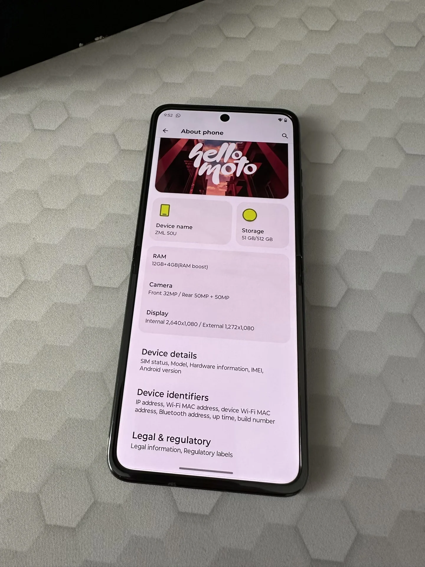 Motorola Razr 50 Ultra: Ghid de configurare inițială