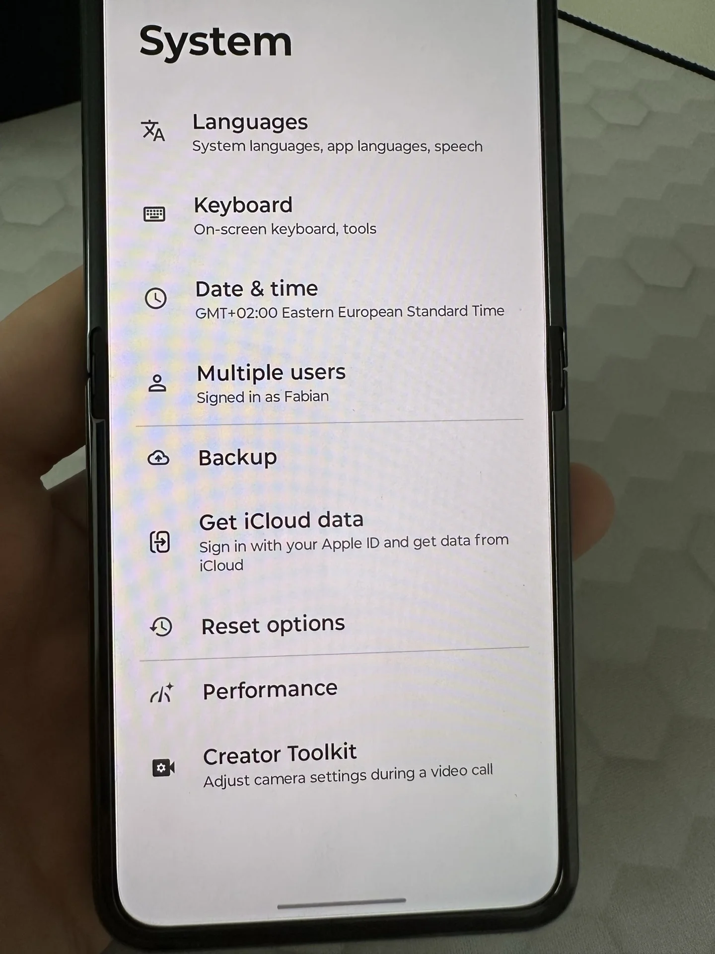 Motorola Razr 50 Ultra: Ghid de configurare inițială