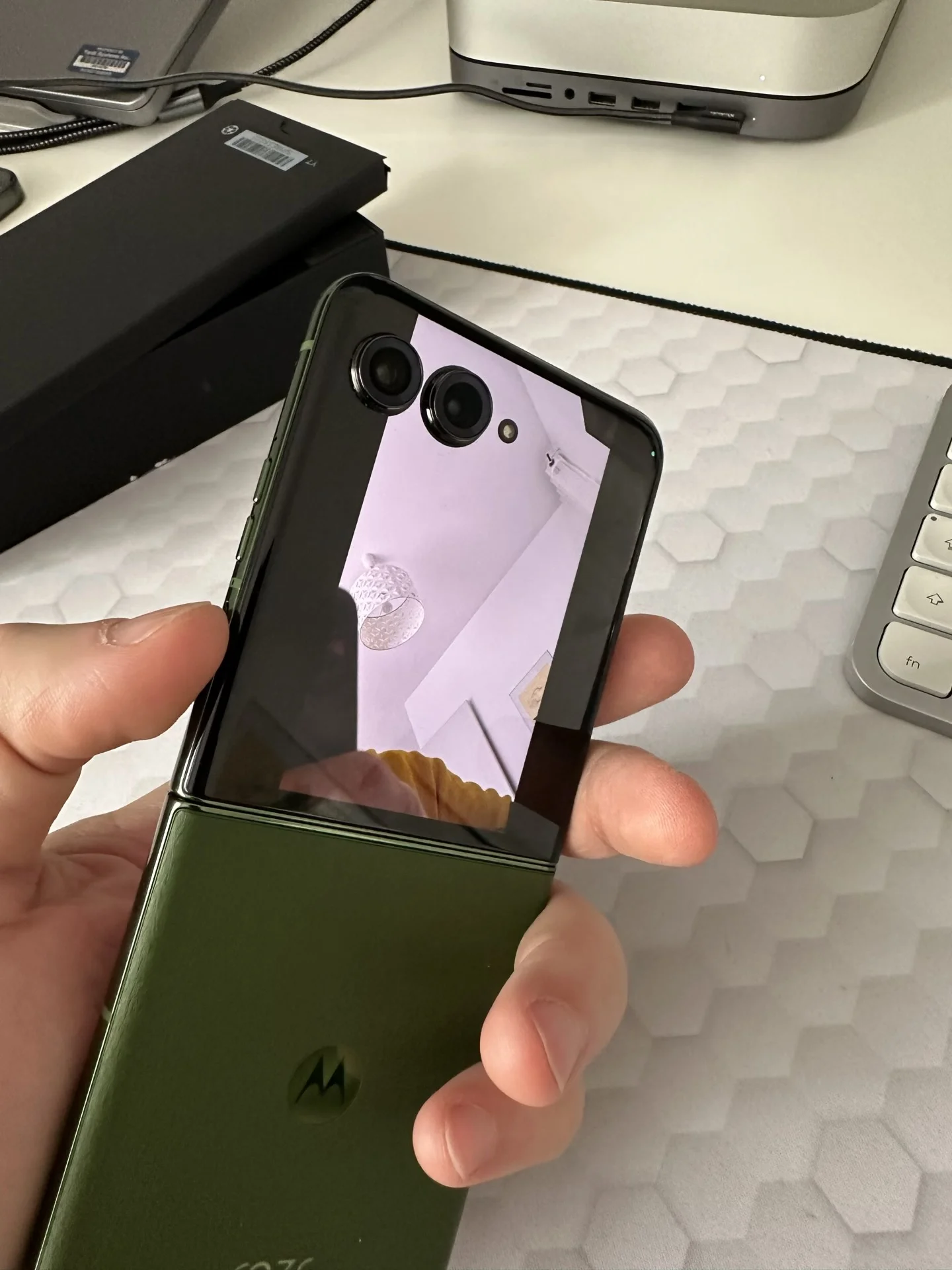 Motorola Razr 50 Ultra: Ghid de configurare inițială