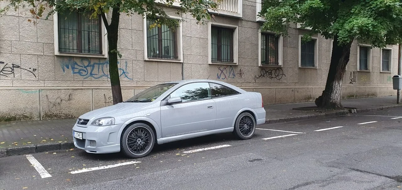 Restaurarea unui Opel Astra G Bertone: In căutarea perfecțiunii