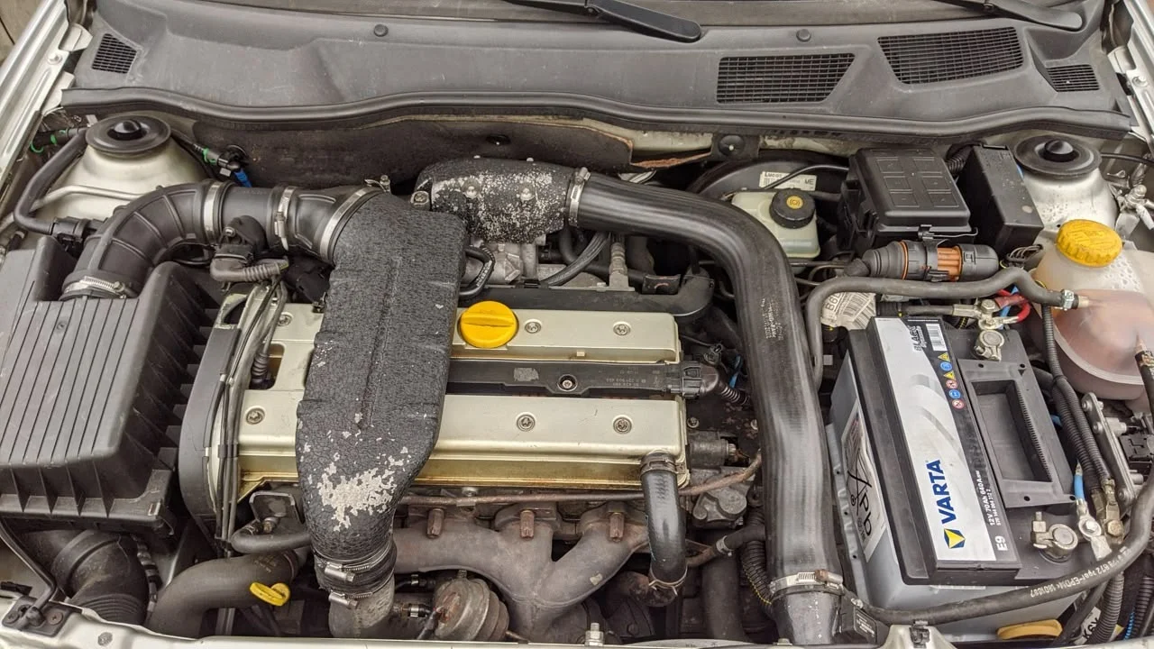 Restaurarea unui Opel Astra G Bertone: In căutarea perfecțiunii