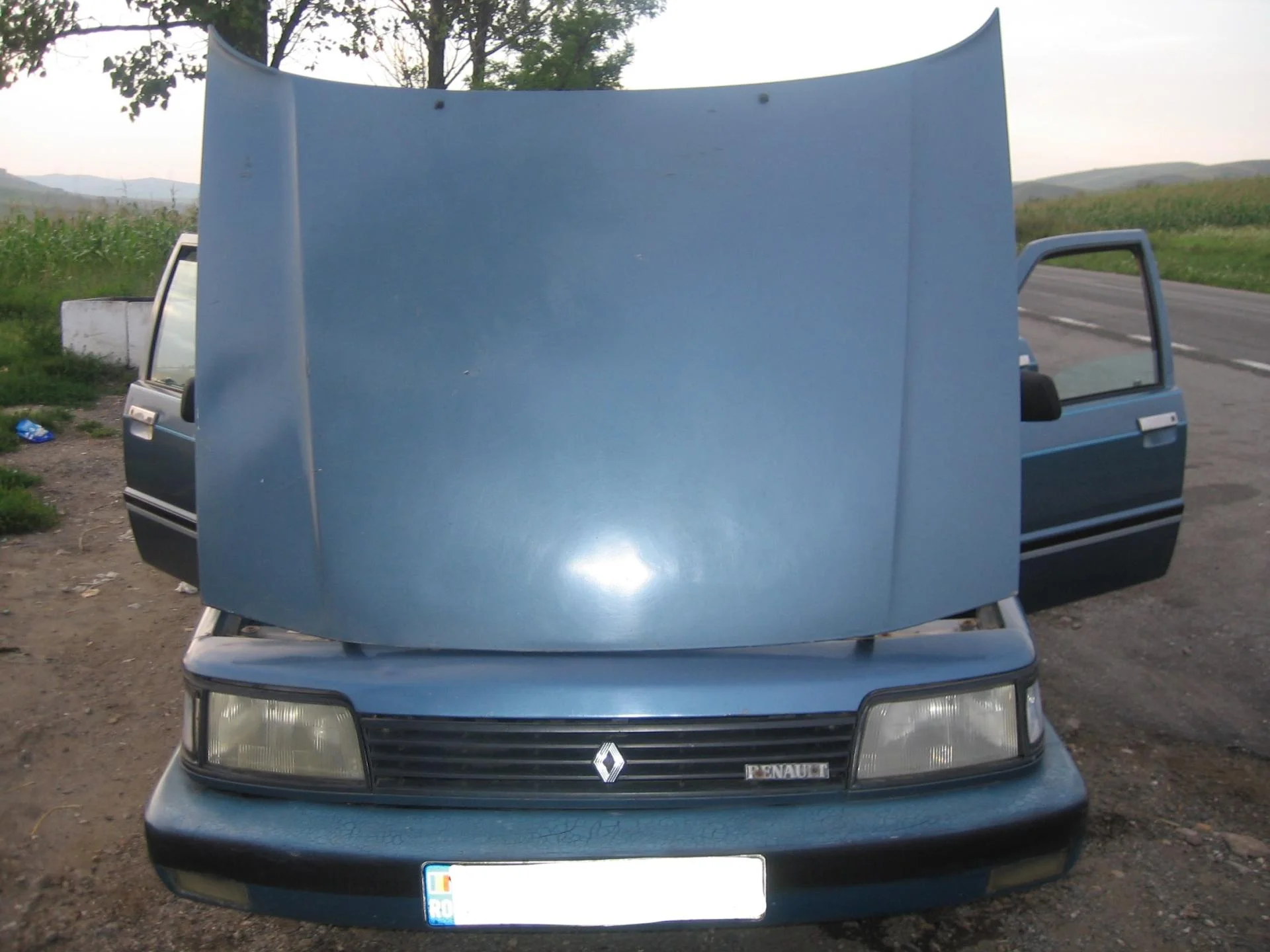 Prima dragoste pe patru roți: Renault Medallion DL (Renault 21)