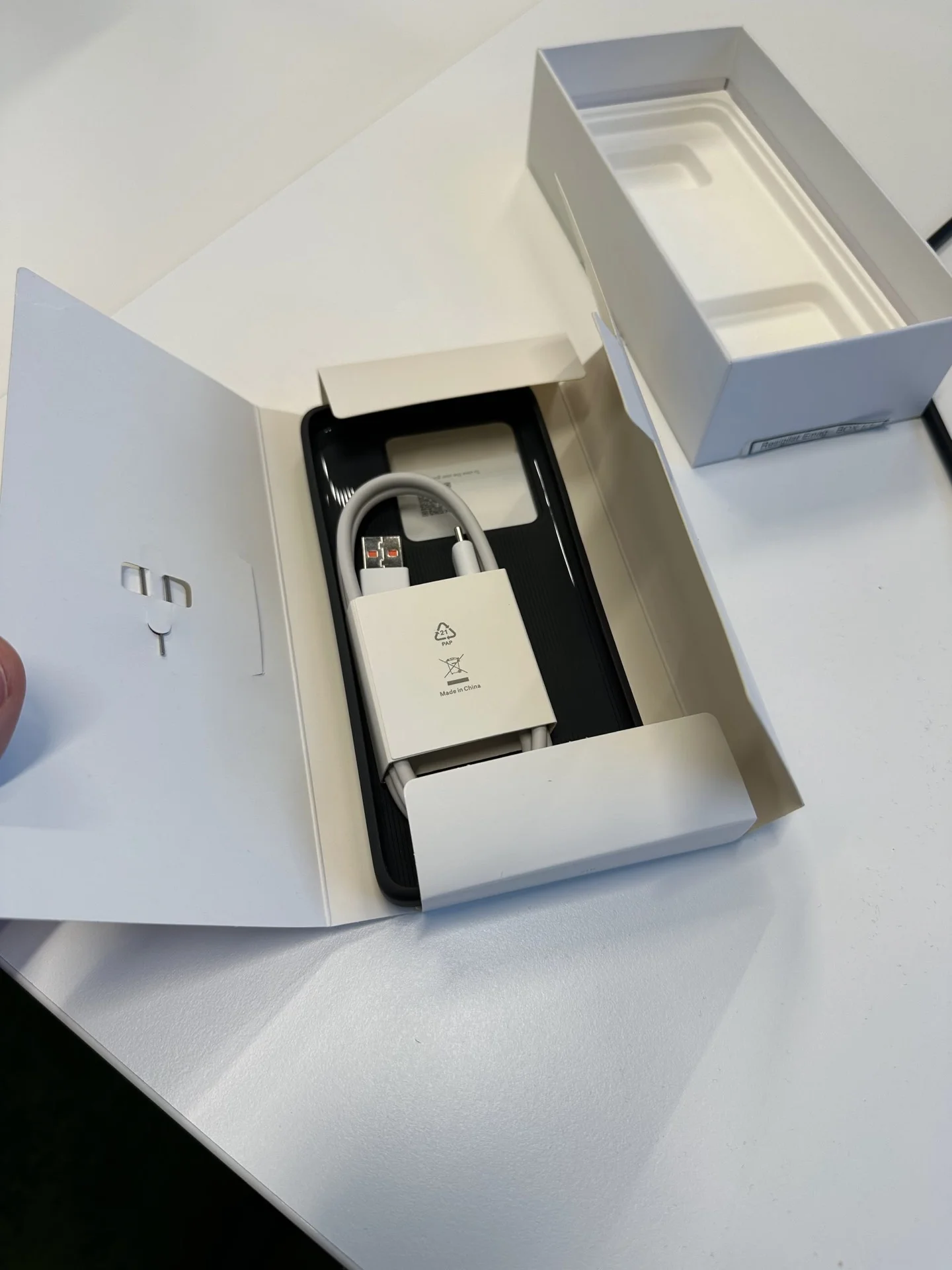 Unboxing & Review: Xiaomi 14T Pro
