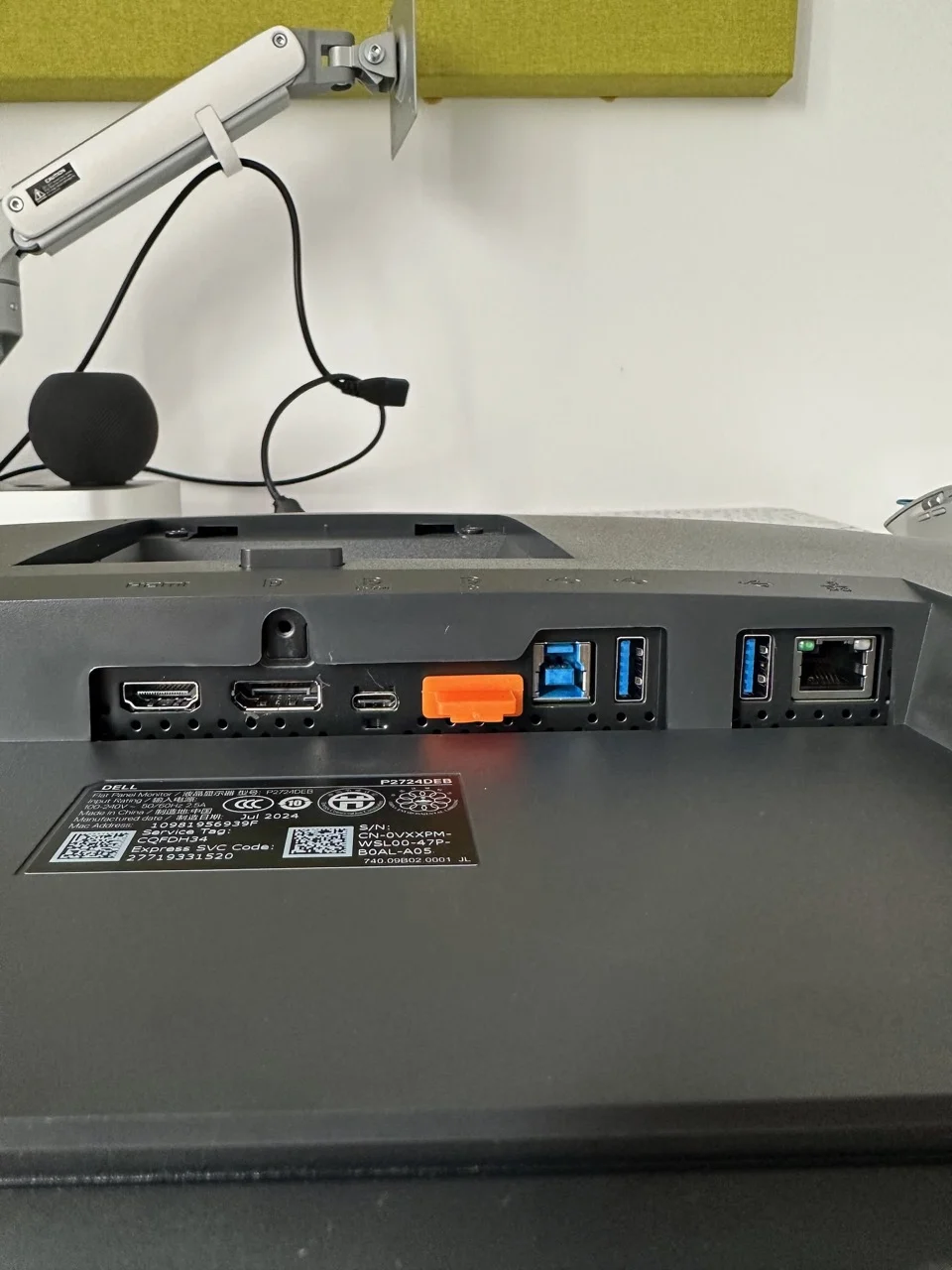 Dell P2724DEB, căutarea monitorului ideal s-a încheiat cu… greață?
