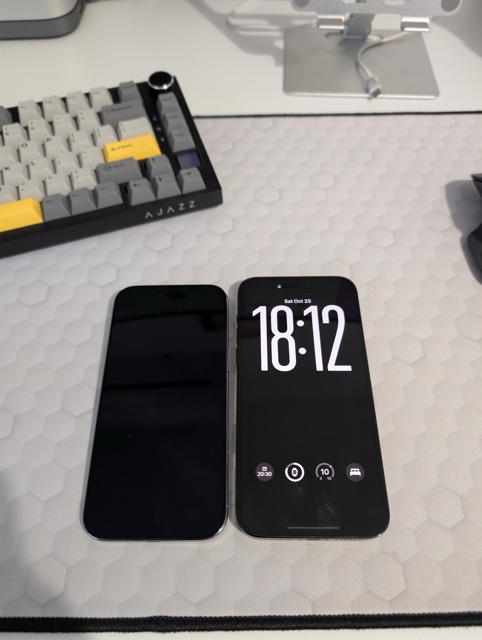 iPhone Air vs iPhone 14 Pro Max: Am Renunțat la "Tanc" pentru "Pană". Merită?