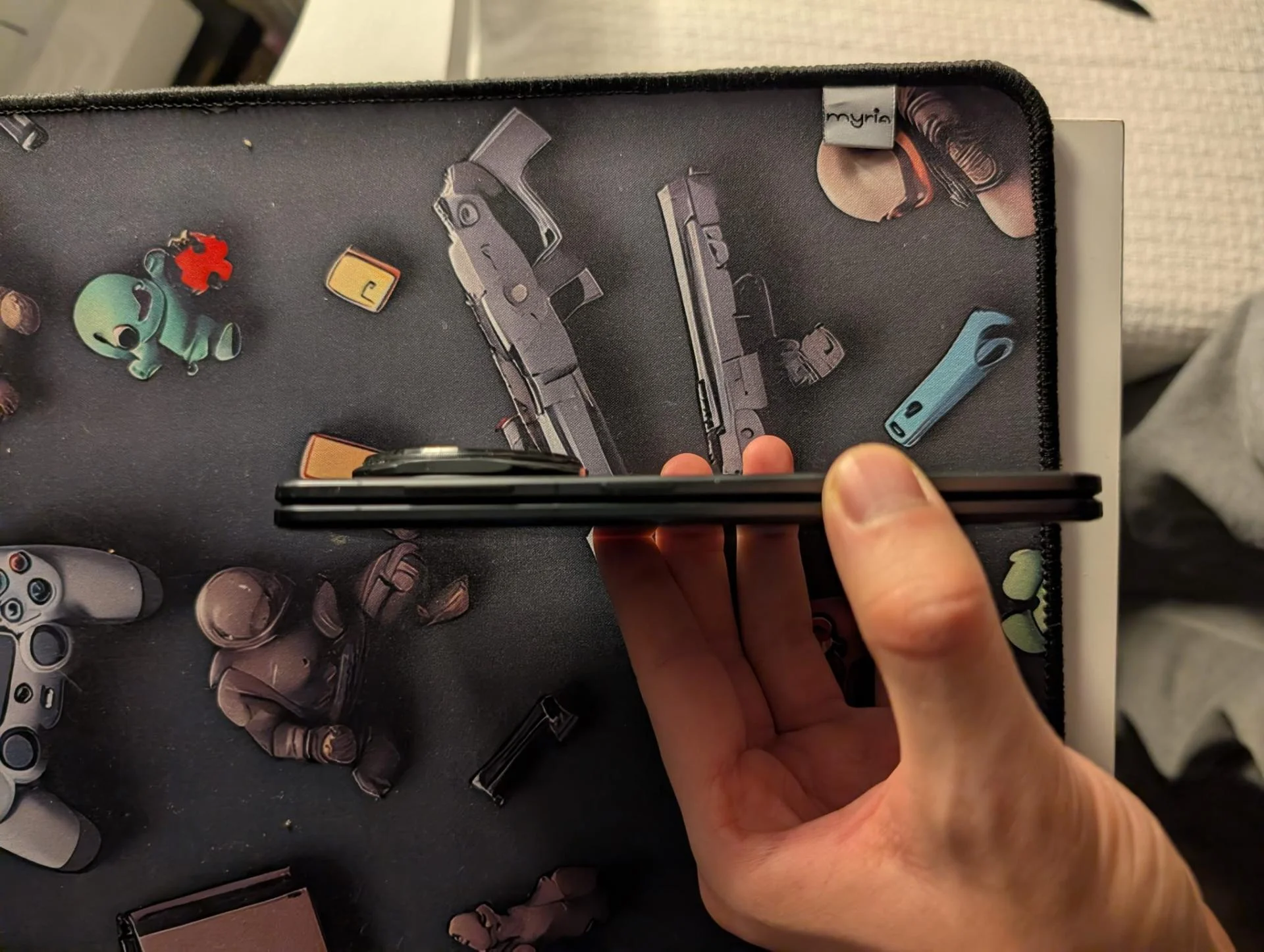 Honor Magic V5 Recenzie: Un Hardware de Maestru Ruinat de MagicOS