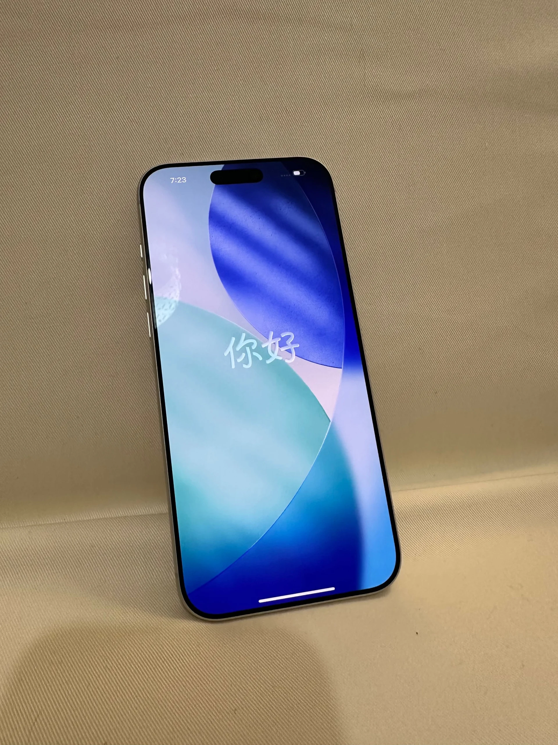 Cover image for iPhone 17 Pro Max Review: Unboxing, Performanță și Merită Upgrade-ul?