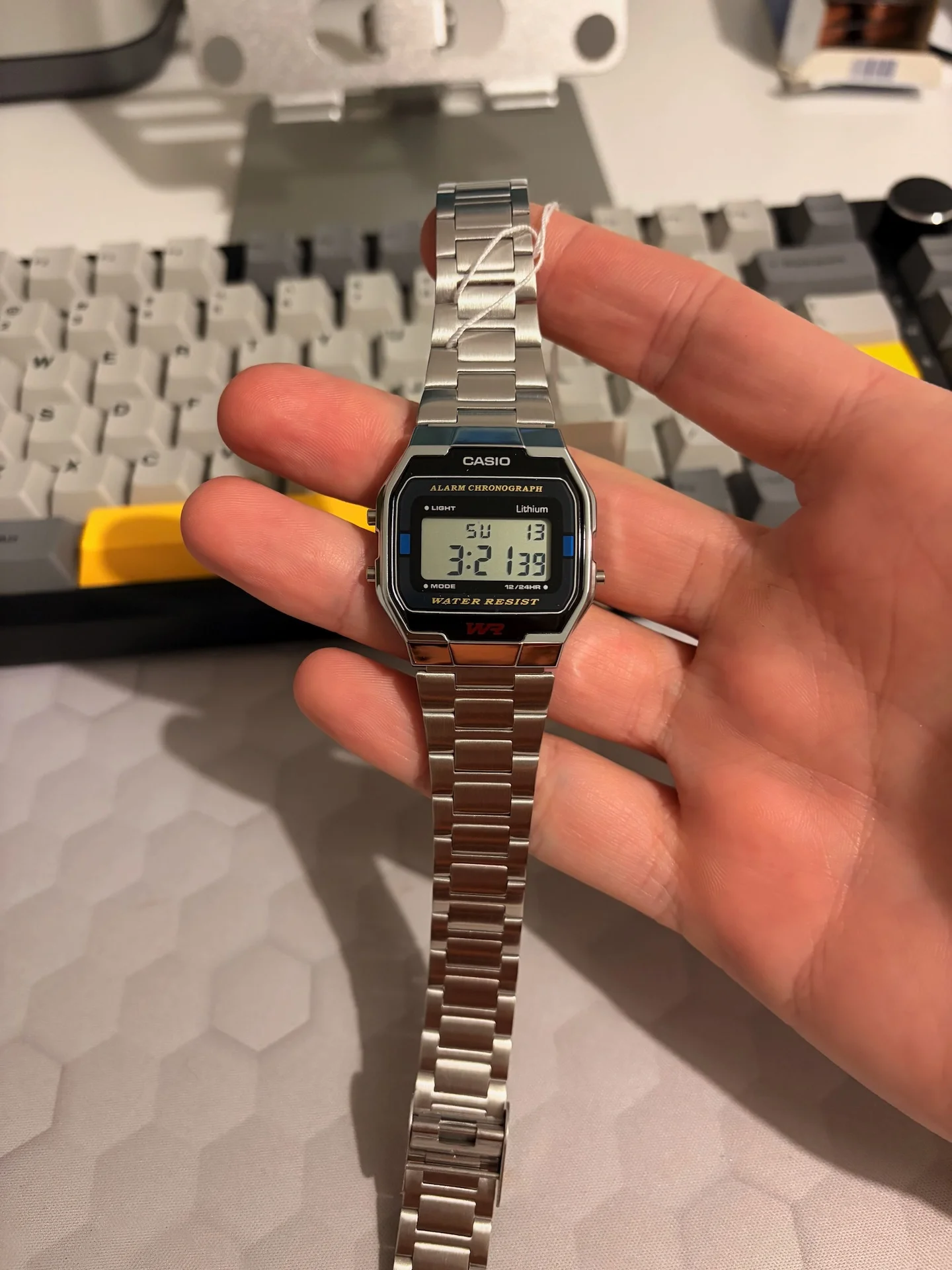 Image 3 for Casio A163W Vintage: De ce un ceas de 100 de lei merită locul lângă un iPhone 17 Pro Max