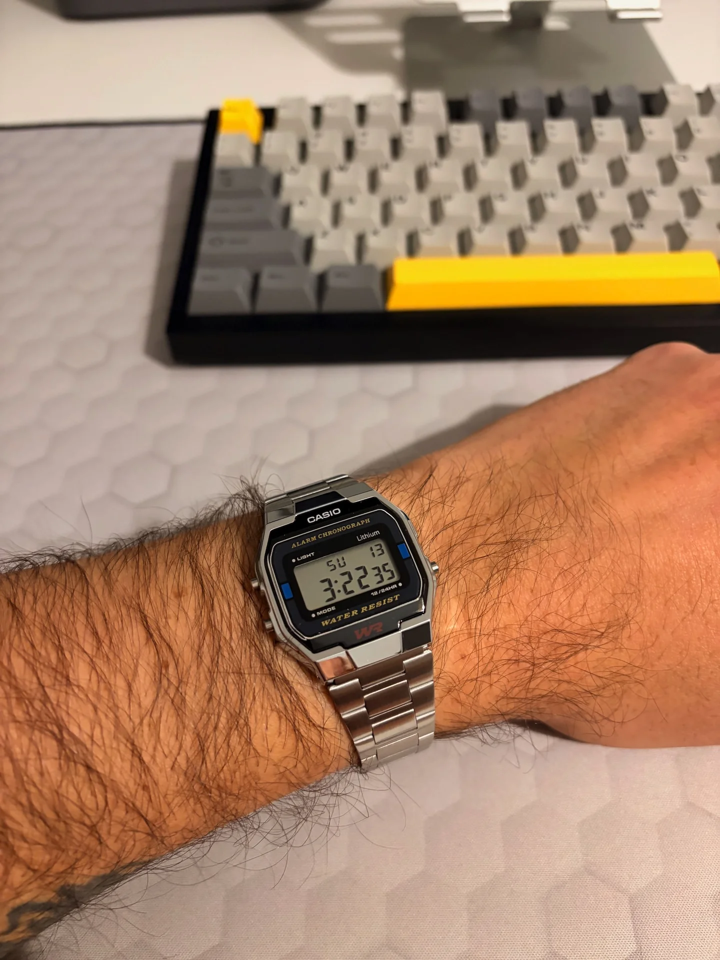 Image 6 for Casio A163W Vintage: De ce un ceas de 100 de lei merită locul lângă un iPhone 17 Pro Max