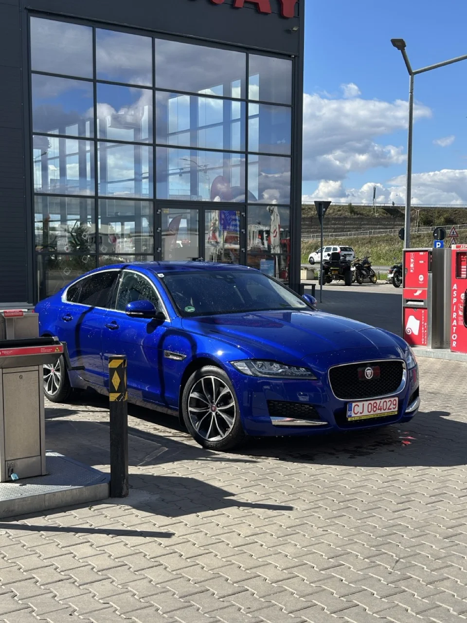 Image 5 for Jaguar XF 2018 Portfolio: De ce am ales Anglia în detrimentul Germaniei (Jurnal de Bord)