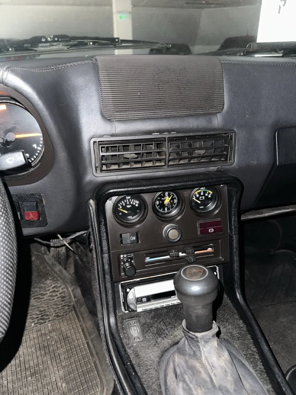 Image 6 for Proiectul Porsche 924: Cum am cumpărat "Porsche-le săracului" ca să mă bucur de bogăția anilor '80