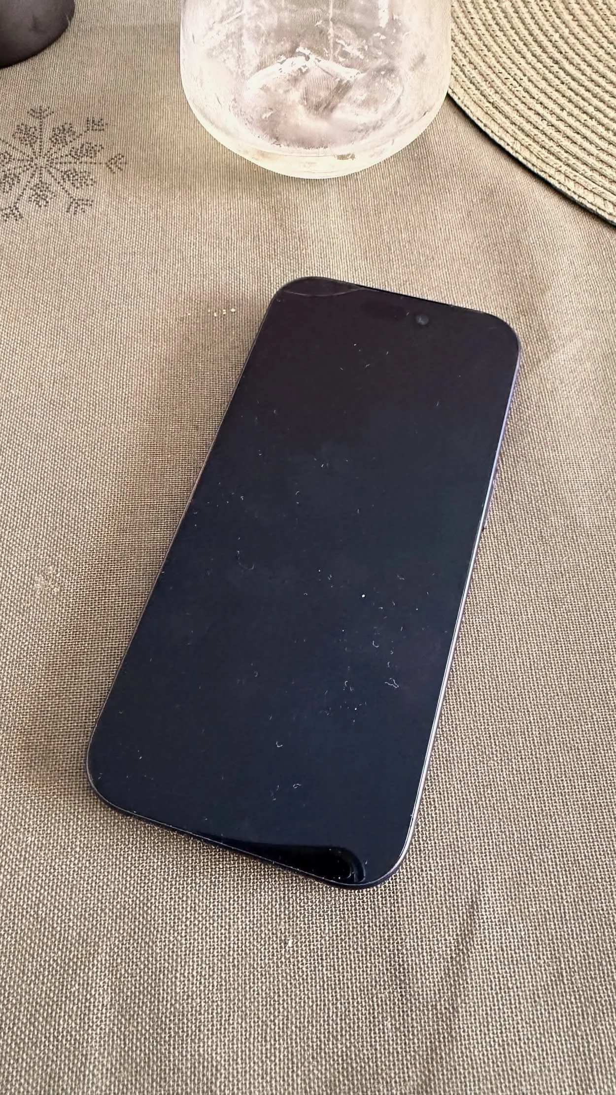 Cover image for Parere iPhone 17 Pro: Prea Mic sau Compactul Perfect?