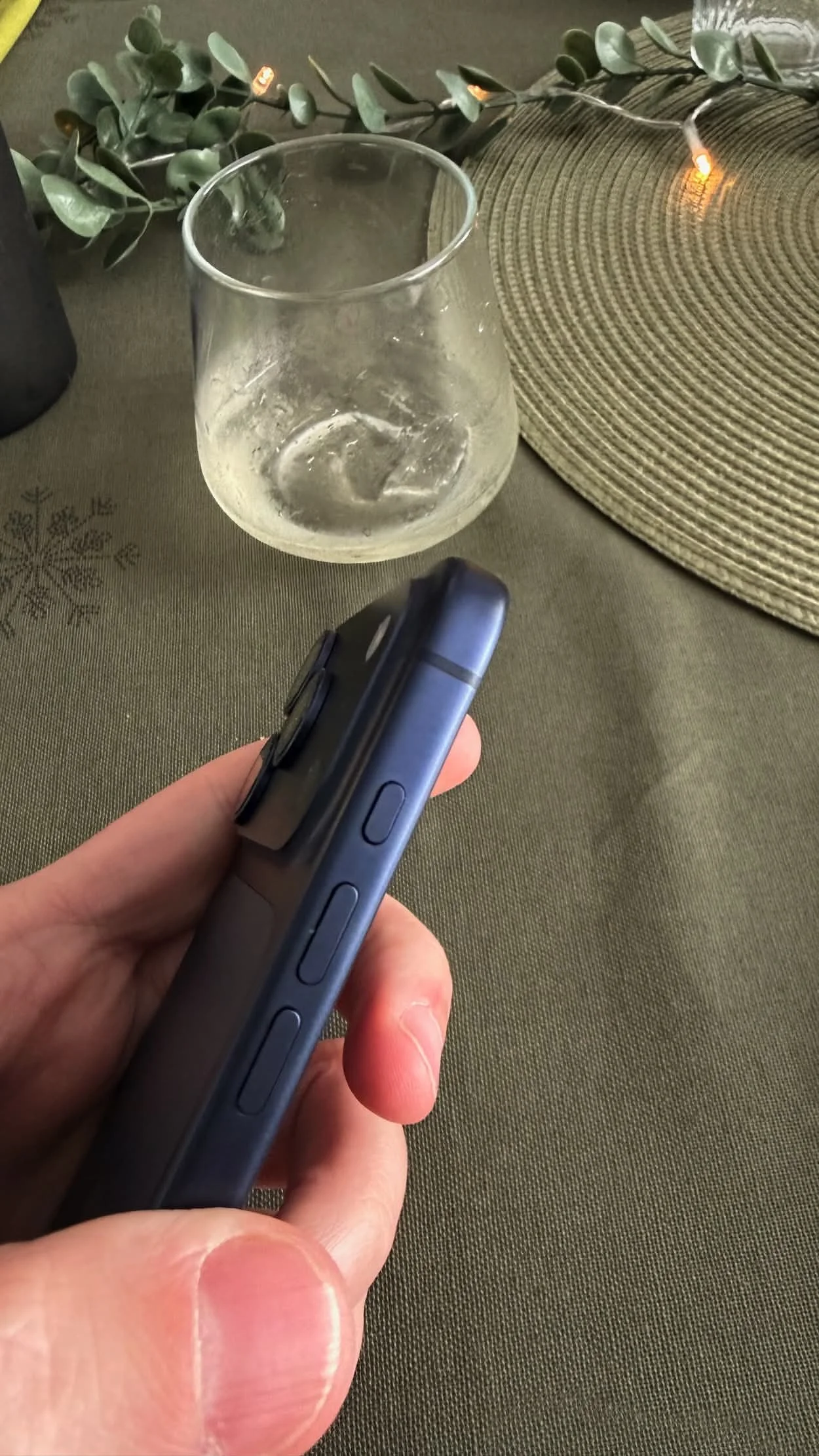 Image 4 for Parere iPhone 17 Pro: Prea Mic sau Compactul Perfect?
