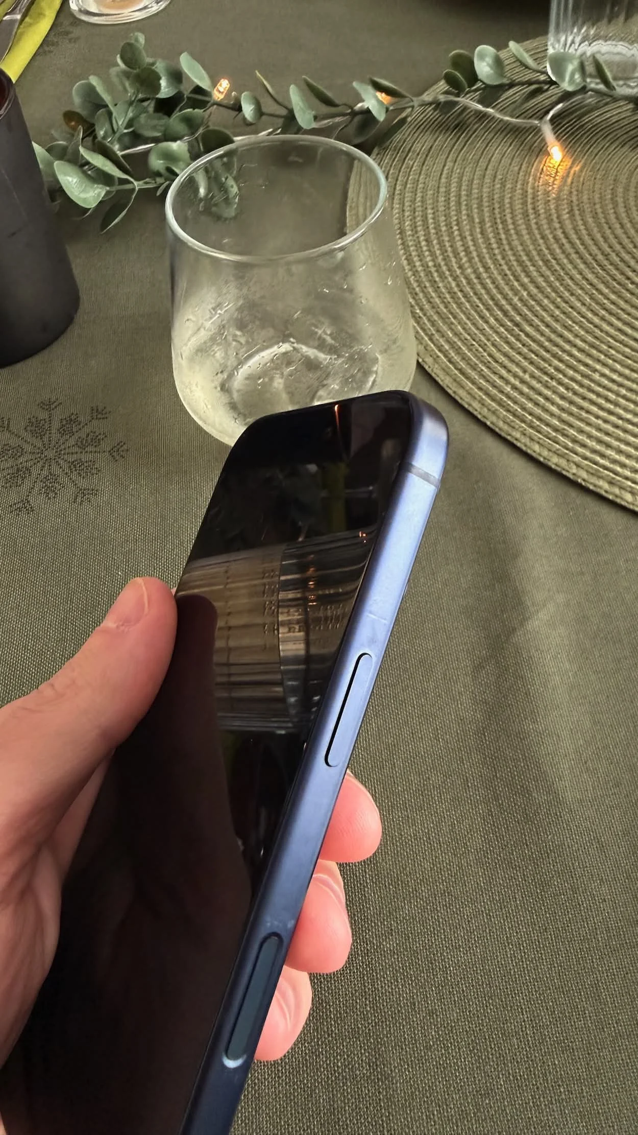 Image 5 for Parere iPhone 17 Pro: Prea Mic sau Compactul Perfect?
