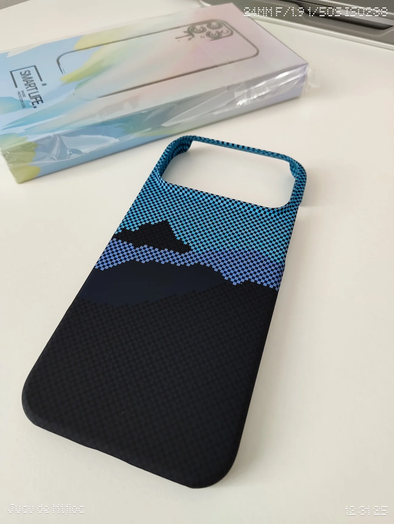 Image 3 for Huse iPhone 17 Pro Max de pe Temu: Woven vs. Carbon. Merită riscul?