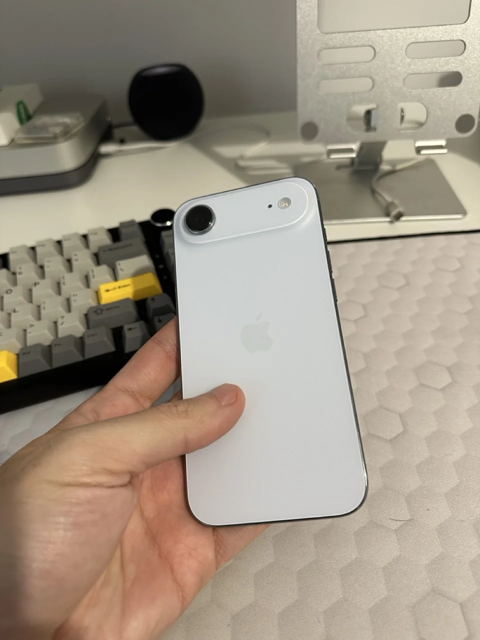 Telefonul Anului 2025 este iPhone Air