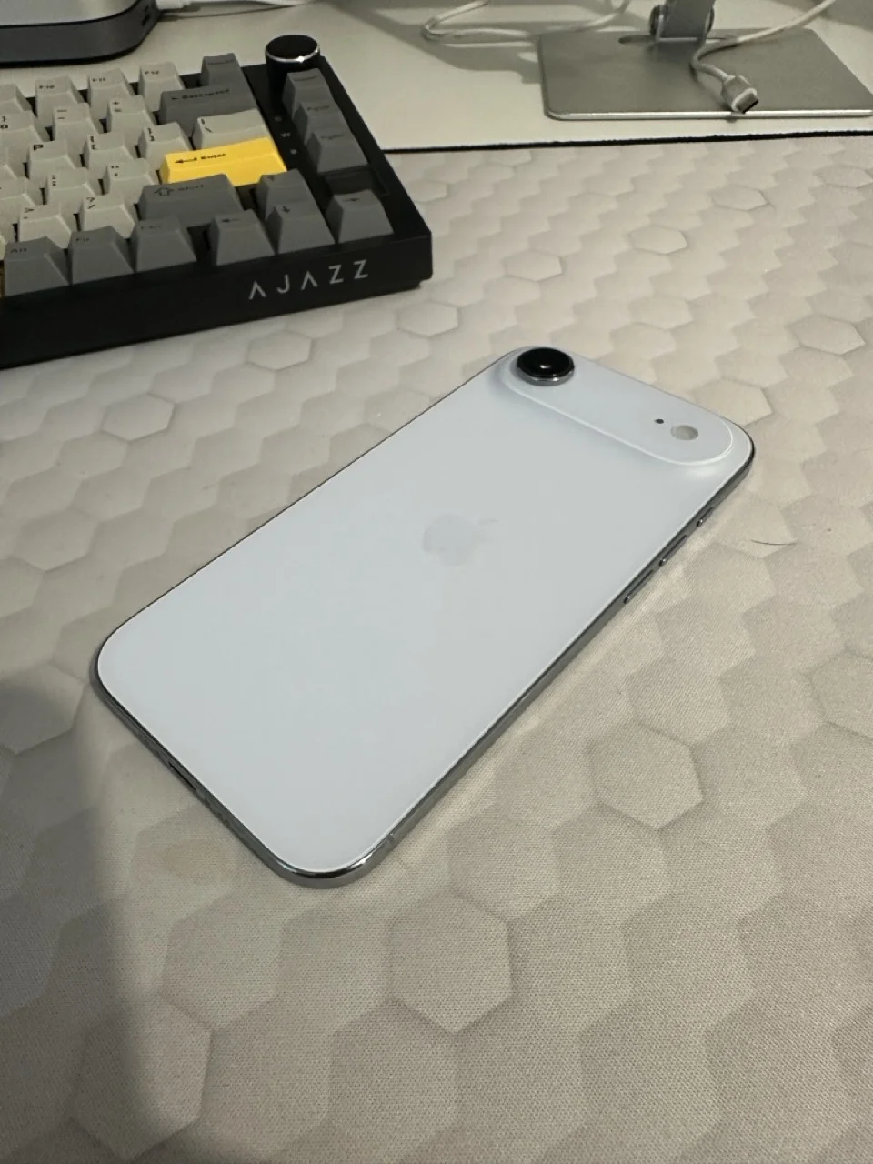 Image 3 for Telefonul Anului 2025 este iPhone Air