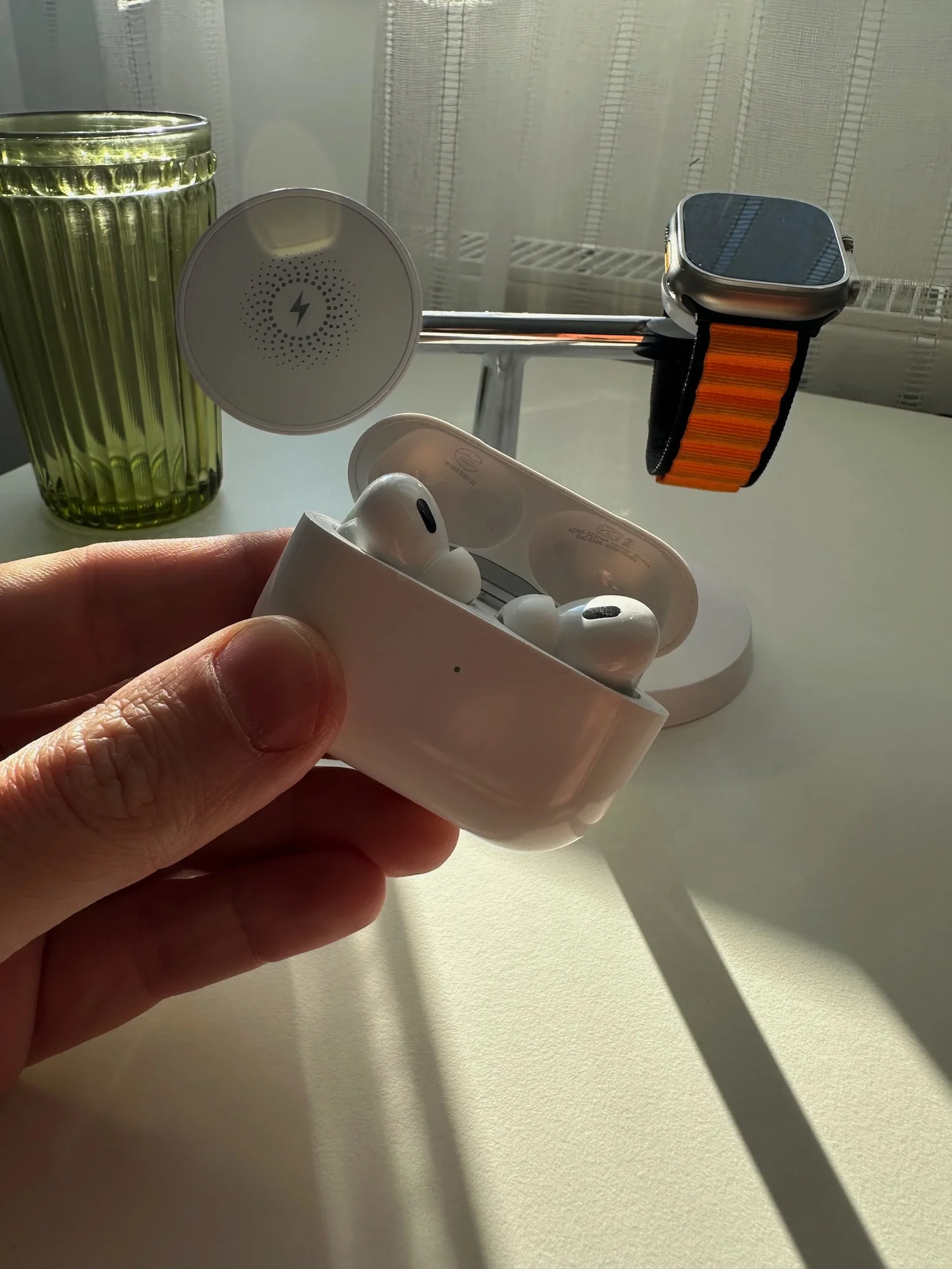 3 Ani cu AirPods Pro 2 (USB-C): Review pe termen lung