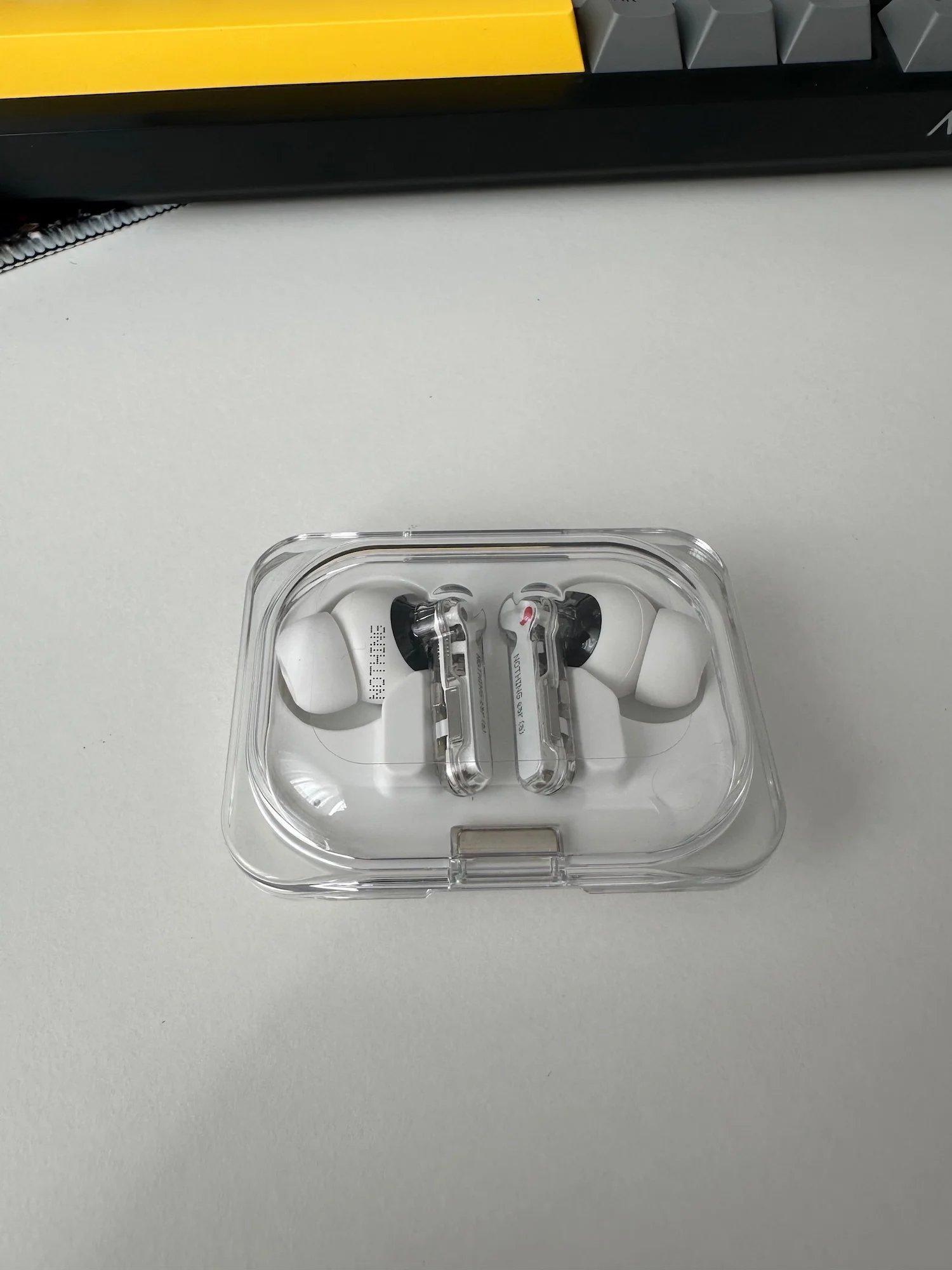 Review Nothing Ear (a): Design transparent și bas bun