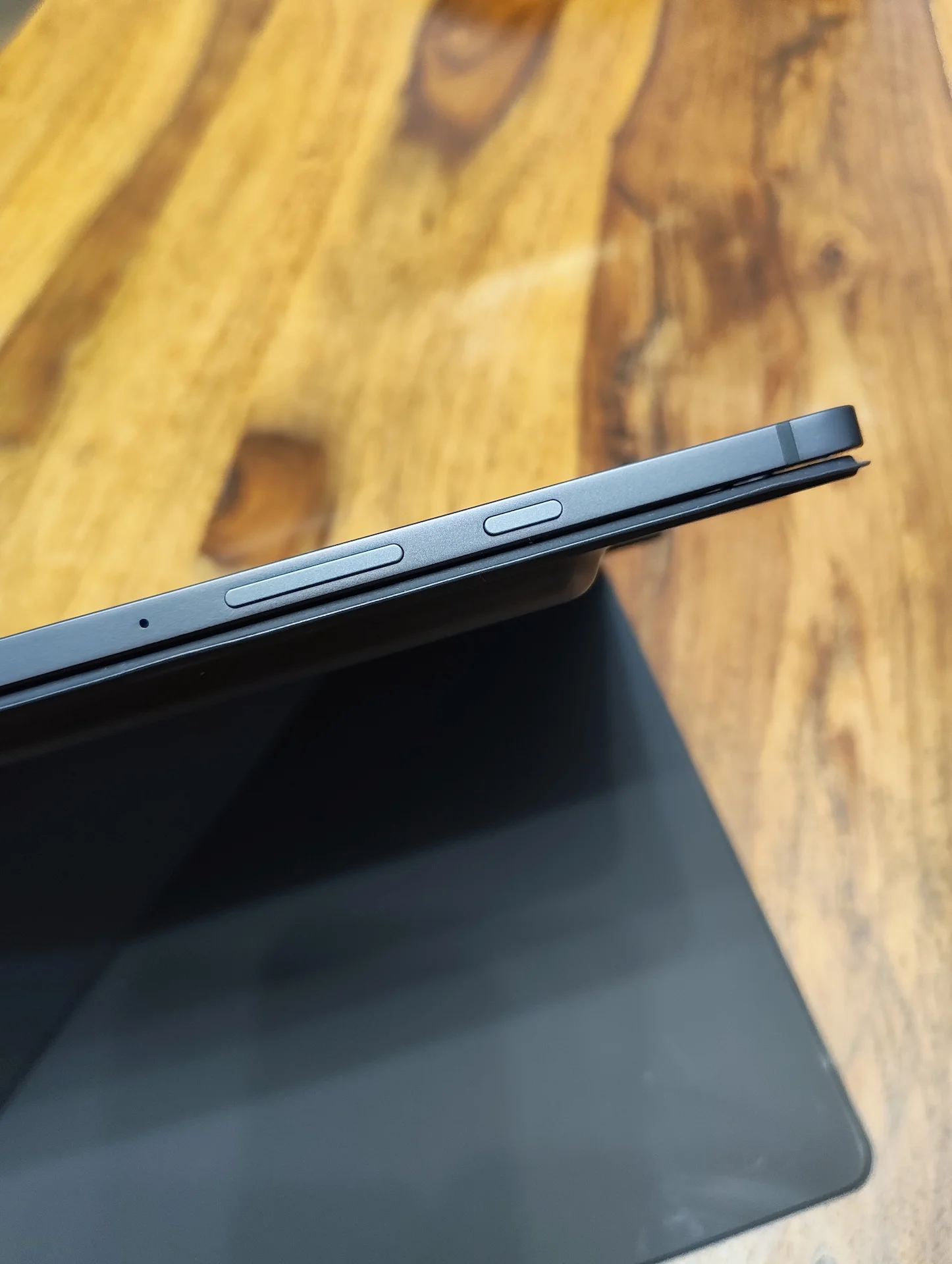 Image 7 for Samsung Tab S9 vs. iPad: Hardware de vis, coșmar pe OneUI?